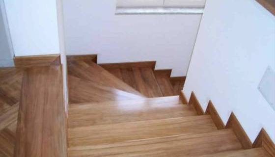 Posa parquet su scale a Salerno